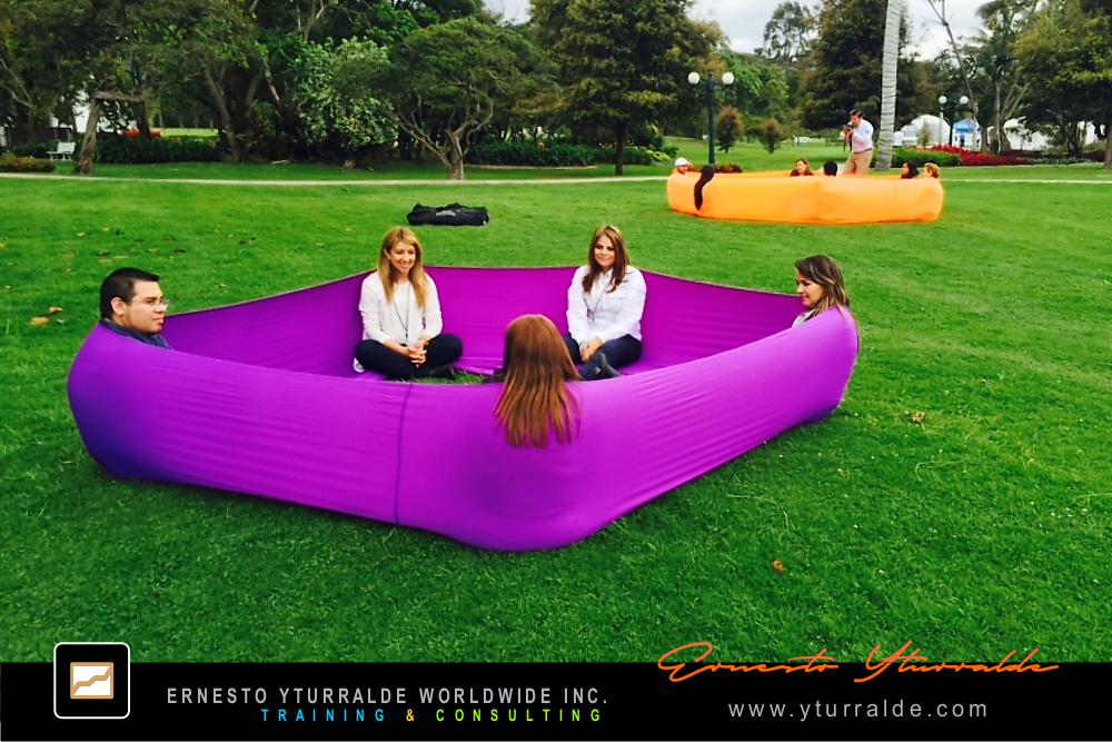 Team Building corporativo para fortalecer habilidades blandas, confianza y comunicación